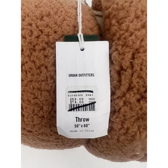 Urban Outfitters Amped Fleece Throw Blanket Brown 50 x 60 Very Soft - Picture 3 of 3